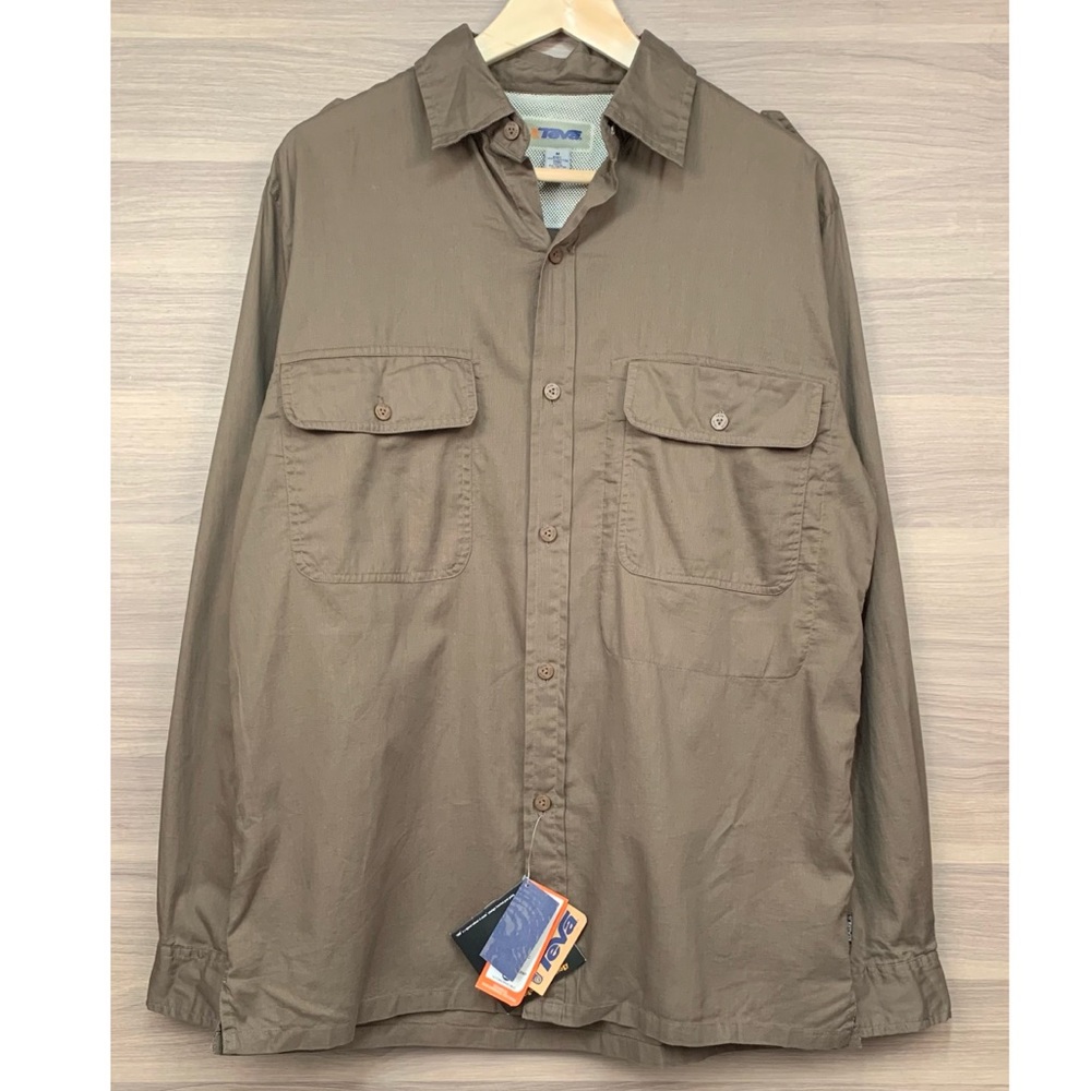 NWT Teva Bark Performance Button Down Sz M